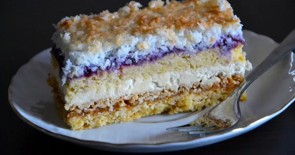 Zdjęcie Pyszny przepis na ciasto z chałwą i sezamem, które zachwyci każdego