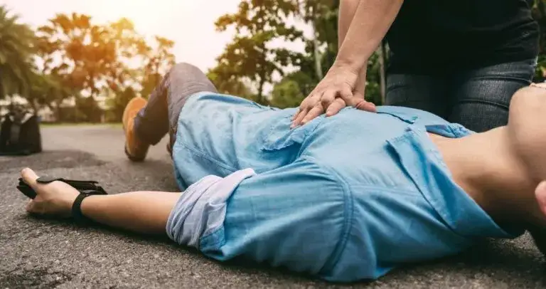 Zdjęcie Jak udzielić pierwszej pomocy i uratować życie w krytycznych sytuacjach