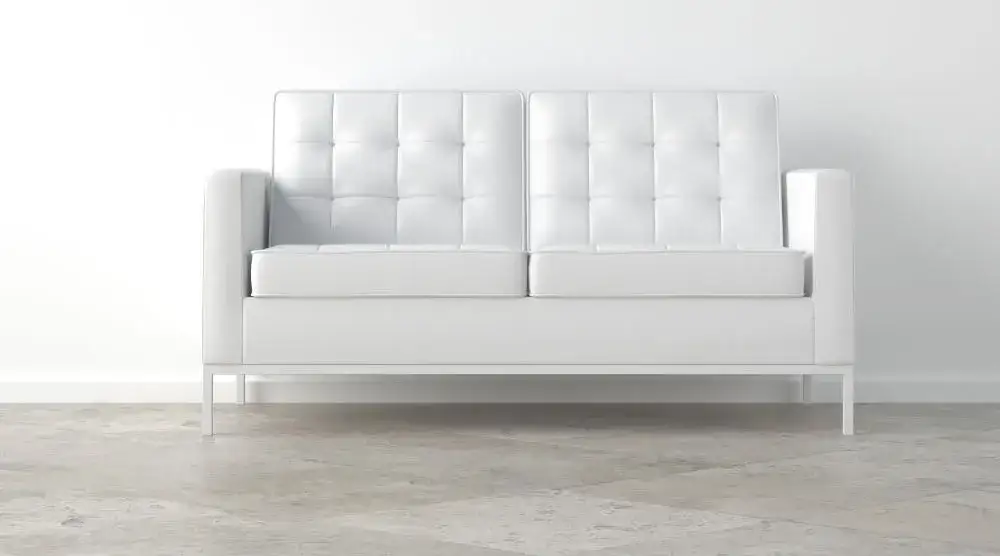 Zdjęcie Skuteczne sposoby na czyszczenie białej skóry na kanapie bez ryzyka uszkodzeń