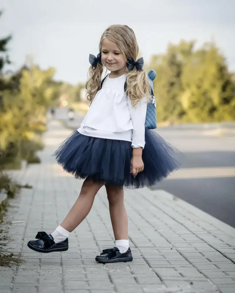 Zdjęcie Jak ubrać dziecko na zakończenie roku szkolnego? Proste porady na idealny strój