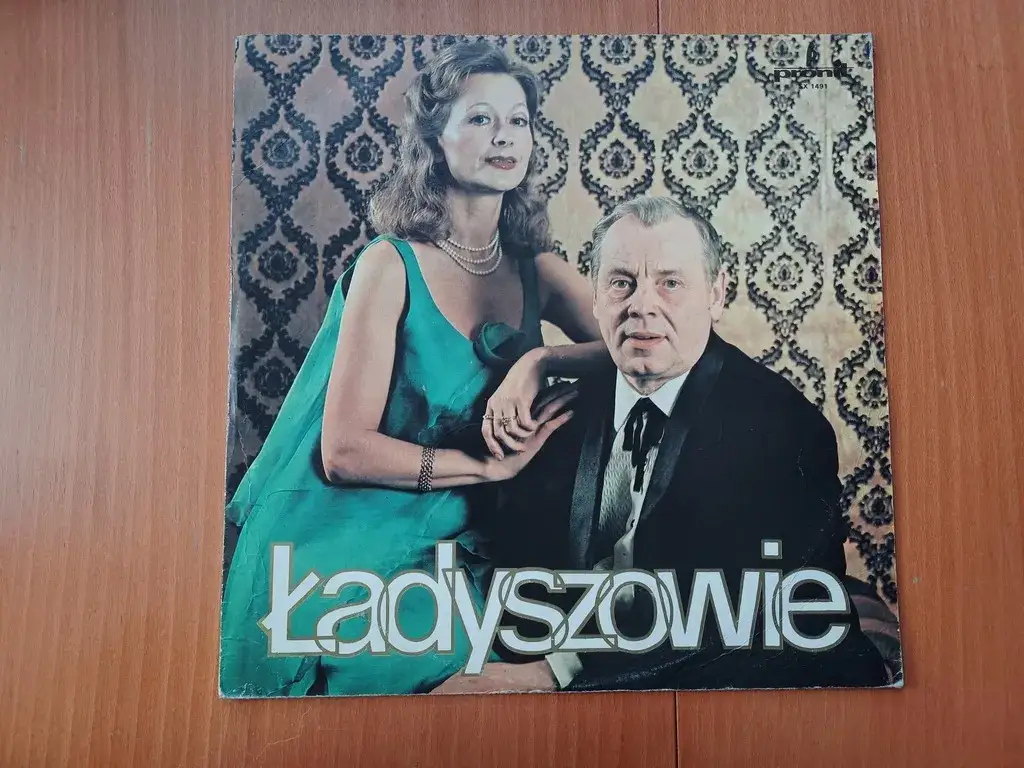 Zdjęcie Ile lat ma żona Bernarda Ładysha? Tajemnice wieku Leokadii Rymkiewicz.