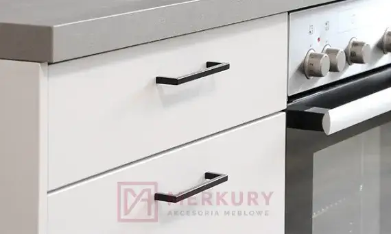 Zdjęcie Jak zamaskować dziurę w meblach - skuteczne metody naprawy i ukrycia