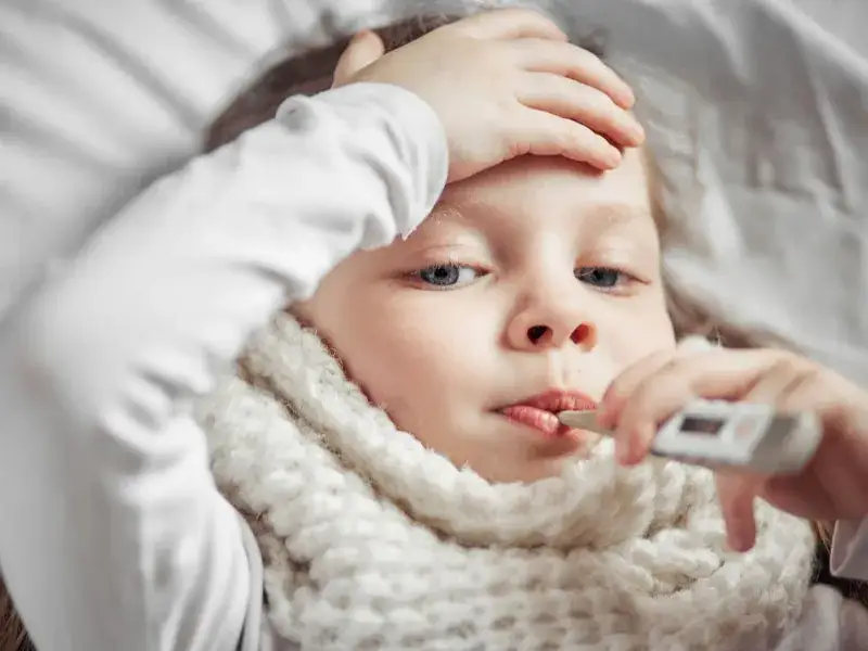 Zdjęcie Jak zbić gorączkę u dziecka - skuteczne metody i domowe sposoby