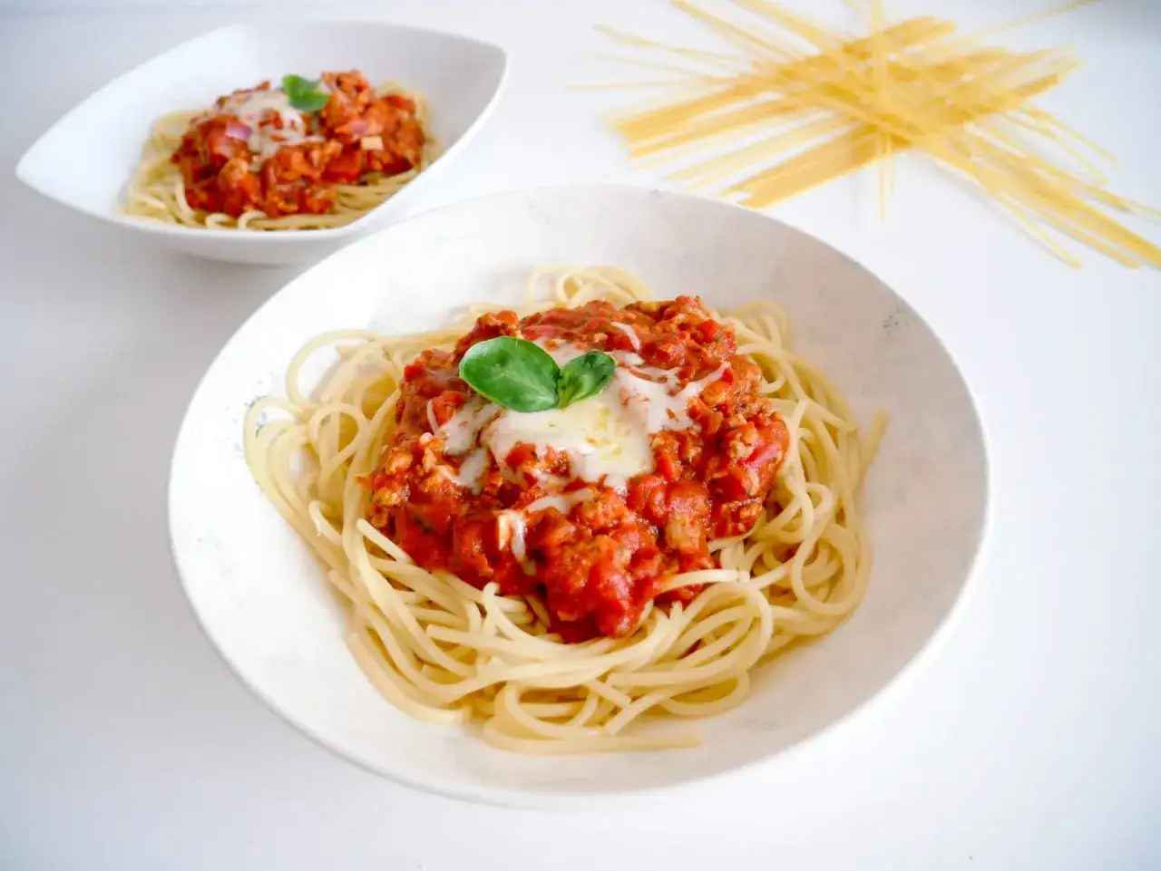 Zdjęcie Ile kalorii ma talerz spaghetti? Zaskakujące fakty o kaloryczności i składnikach