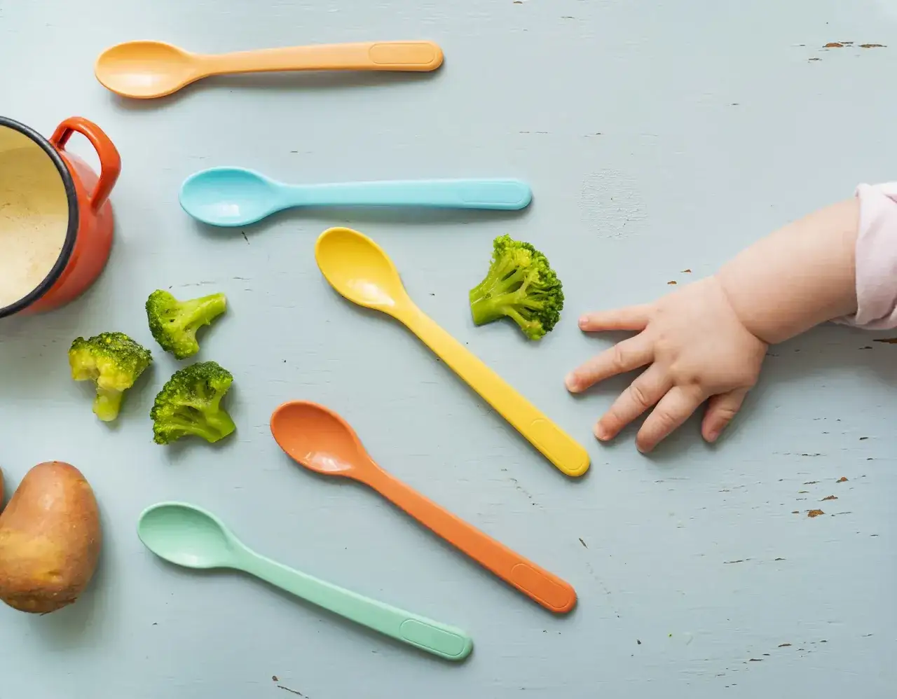 Zdjęcie Co je 10 miesięczne dziecko? Kluczowe umiejętności i zachowania