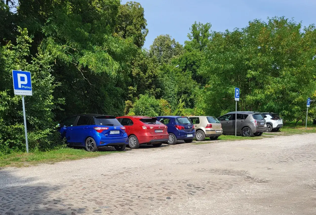 Zdjęcie Gdzie zaparkować przy pałacu w Wilanowie? Sprawdź opcje parkingowe