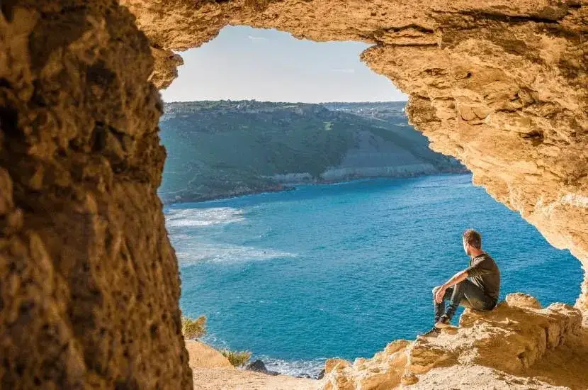Zdjęcie Ile trwa lot z Warszawy na Maltę? Odkryj zaskakujące fakty!