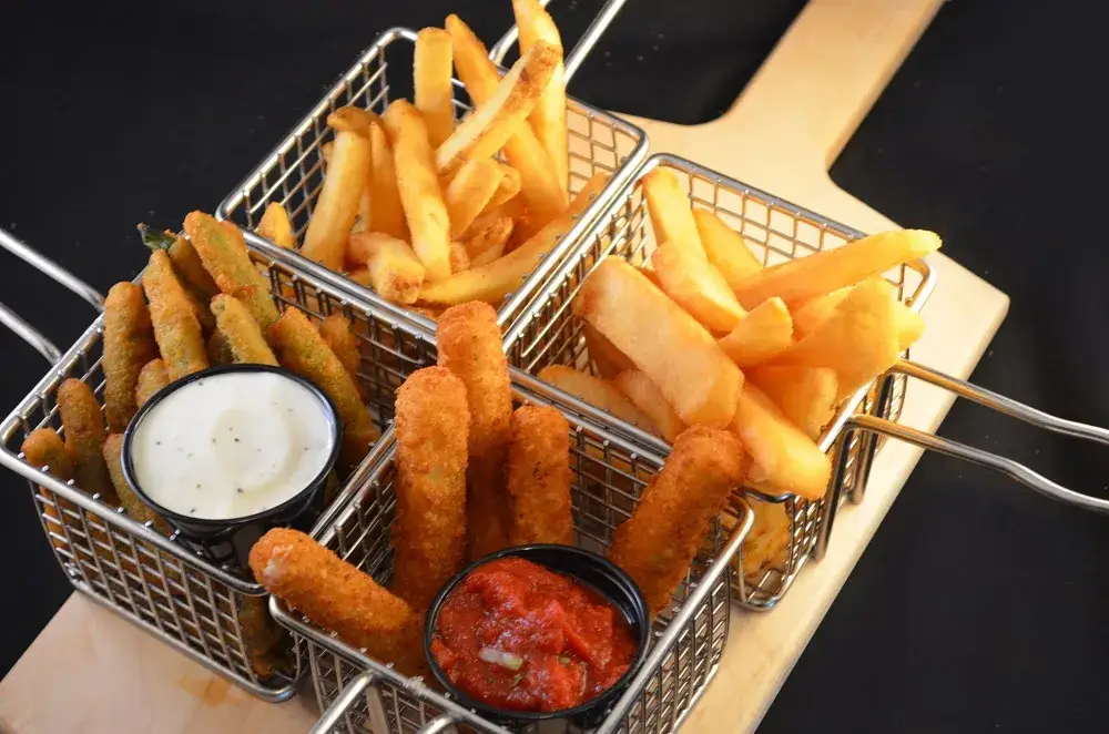 Zdjęcie Na jakim oleju smażyć frytki, aby uniknąć niezdrowego tłuszczu?