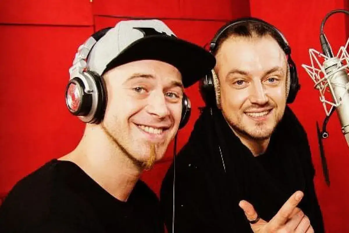 Zdjęcie Jak wygląda Tomson bez czapki? Zobacz jego prawdziwy wizerunek bez nakrycia głowy