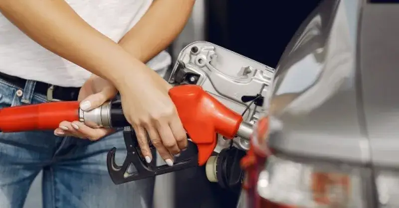 Zdjęcie Ile można wlać benzyny do diesla? Sprawdź, co grozi Twojemu silnikowi