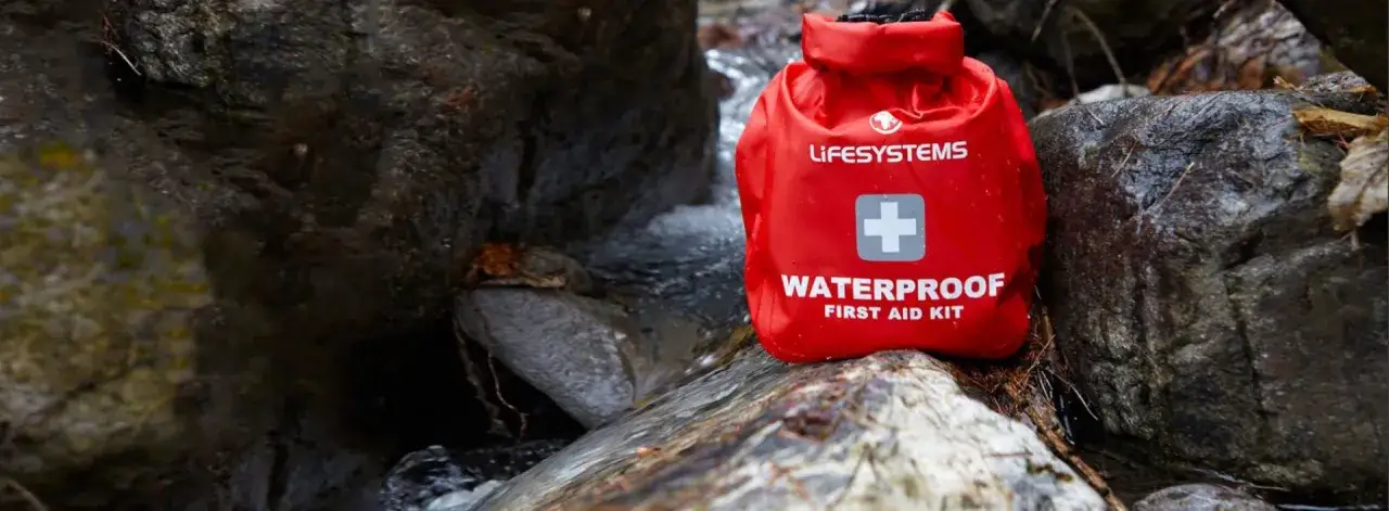 Zdjęcie Co w apteczce turystycznej? Niezbędne rzeczy na każdą podróż