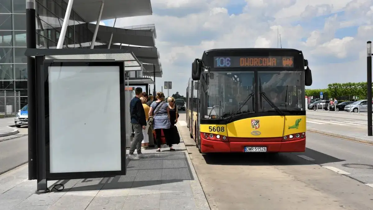 Zdjęcie Gdzie odjeżdża autobus DPP w Poznaniu? Znajdź przystanek łatwo