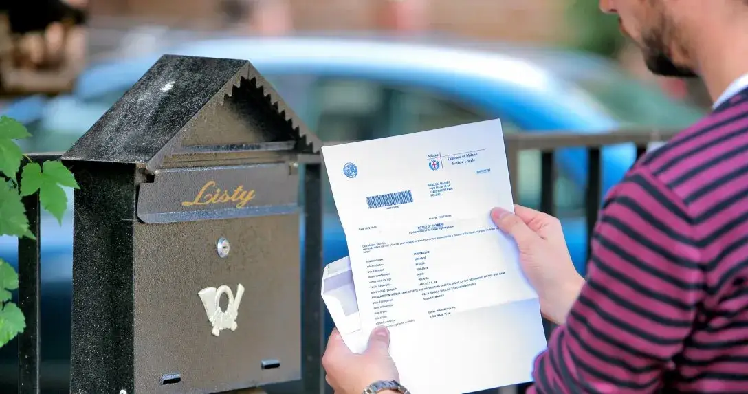 Zdjęcie Czy można zapłacić mandat z innego konta? Oto co musisz wiedzieć