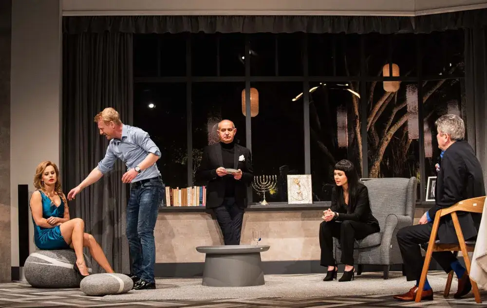 Zdjęcie Kto chce być Żydem? Analiza kontrowersyjnej sztuki w teatrze wsp&oacute;łczesnym
