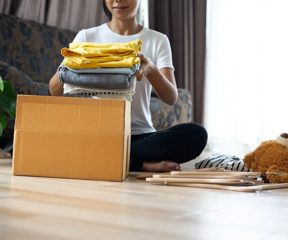 Zdjęcie Czy można oddać ubrania do domu samotnej matki i jak to zrobić?