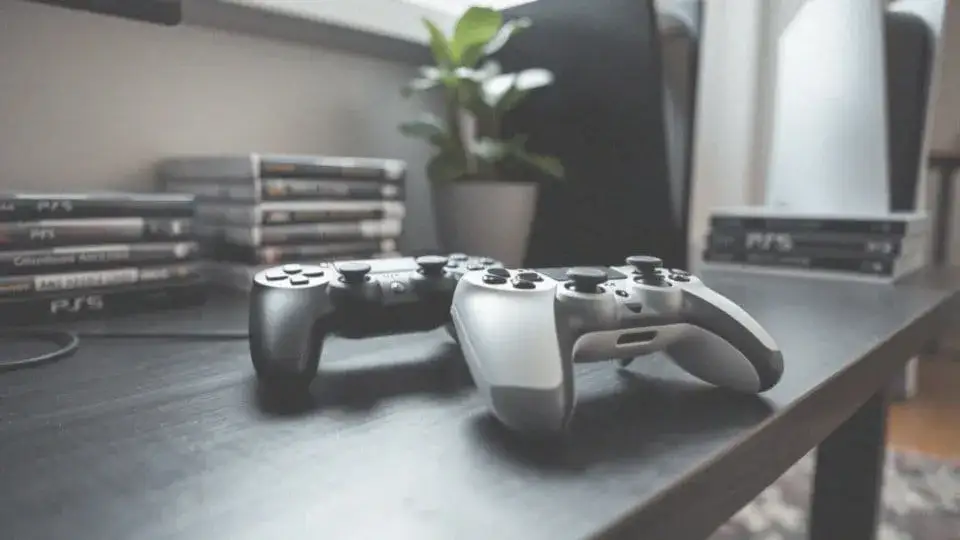 Zdjęcie Czy gry PS3 działają na PS5? Sprawdź kompatybilność i ograniczenia techniczne