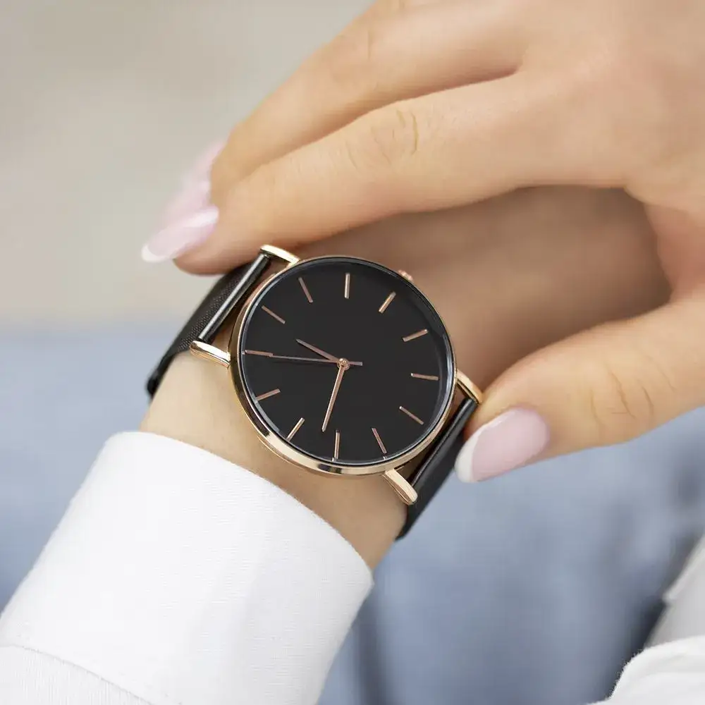 Zdjęcie Zegarek damski: pasek czy bransoleta? Porównanie i wybór