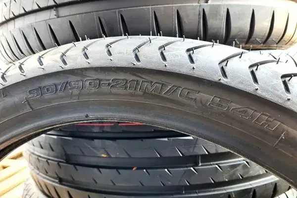 Zdjęcie Czy do busa muszą być opony C? Sprawdź, co musisz wiedzieć