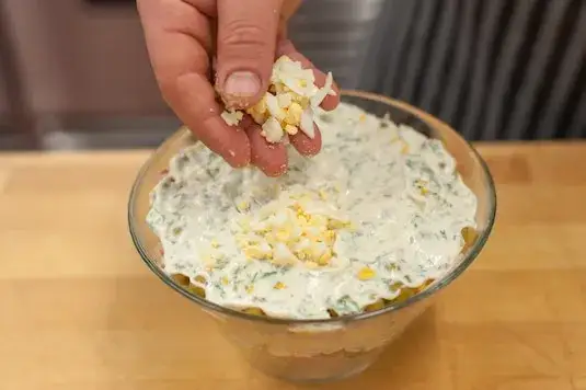 Zdjęcie Szybka sałatka z selera konserwowego, która zachwyci Twoich gości