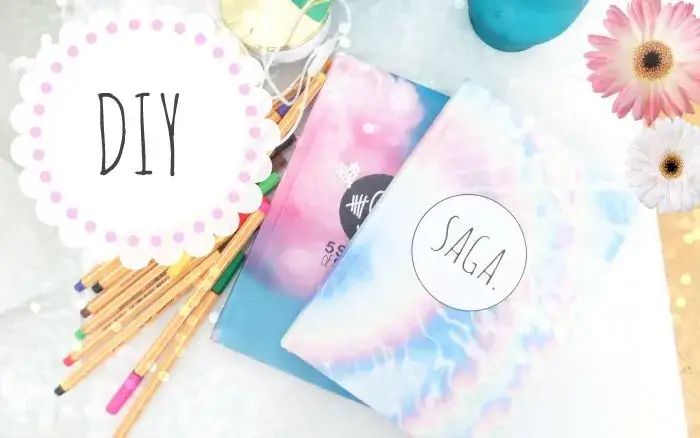 Zdjęcie Jak można ozdobić zeszyt? Odkryj kreatywne pomysły na dekoracje