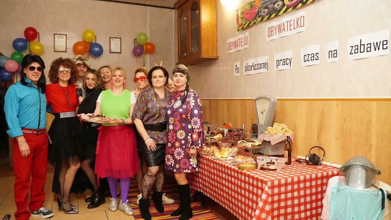 Zdjęcie Impreza w stylu PRL: Smaki, które przeniosą cię w przeszłość
