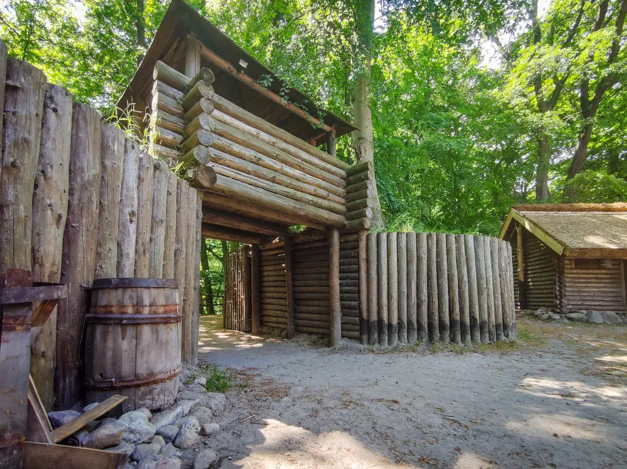 Zdjęcie Najciekawsze skanseny archeologiczne w Polsce – historia i atrakcje