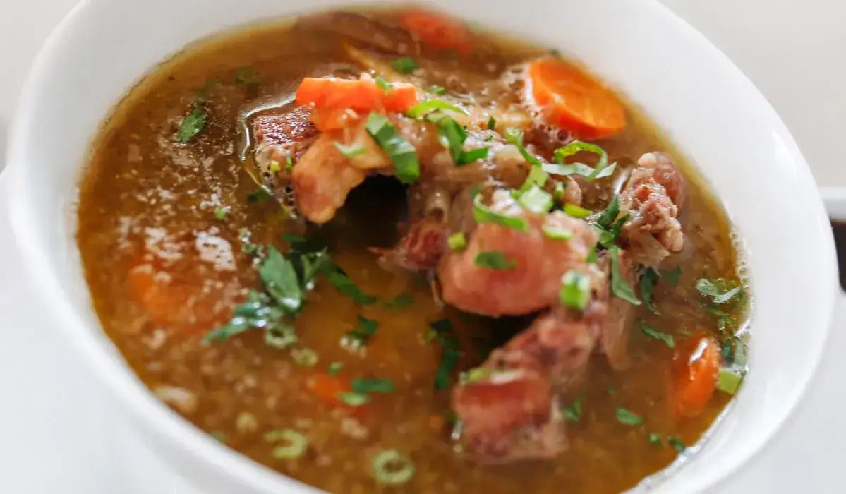 Zdjęcie Pyszna zupa ogonowa krok po kroku. Sekretny przepis mojej babci, który zachwyci każdego