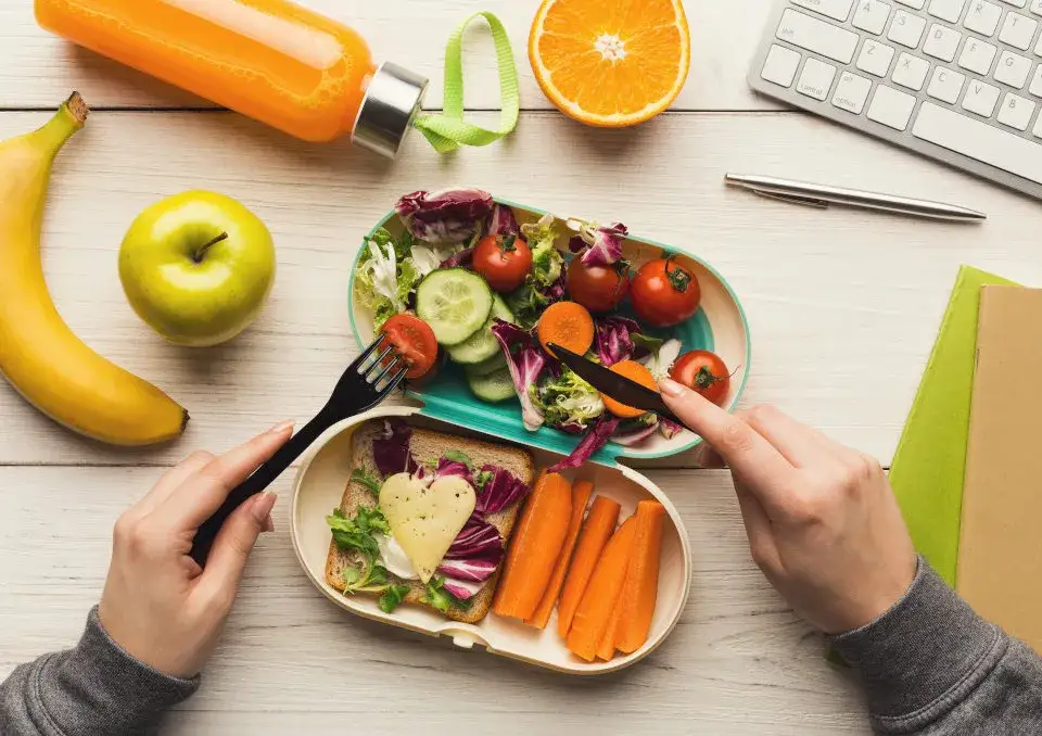 Zdjęcie Zdrowe posiłki do pracy: unikaj skoków cukru i energię na cały dzień