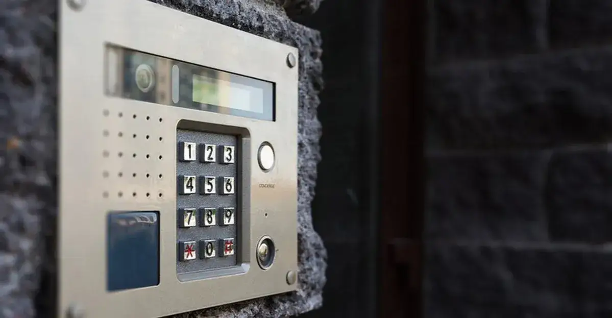 Zdjęcie Jak dzwonić domofonem: 6 prostych kroków i wskazówek