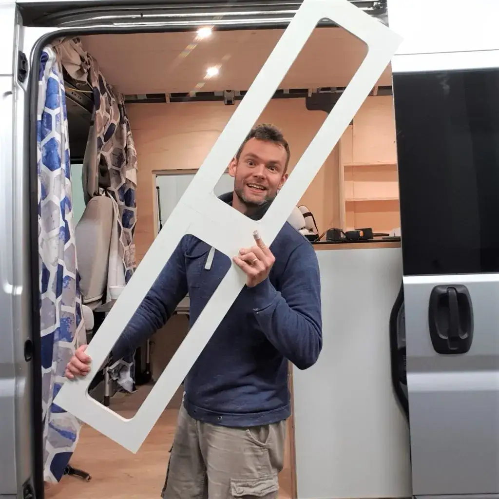 Zdjęcie Jak zrobić meble do przyczepy kempingowej - proste kroki i porady