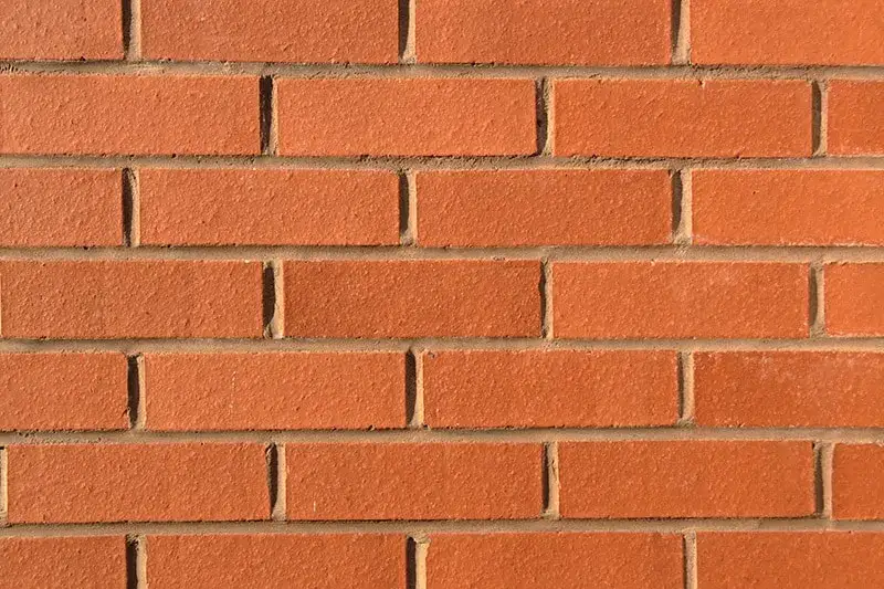 Zdjęcie Ile kosztuje cegła dziurawka? Sprawdź ceny i porównaj oferty