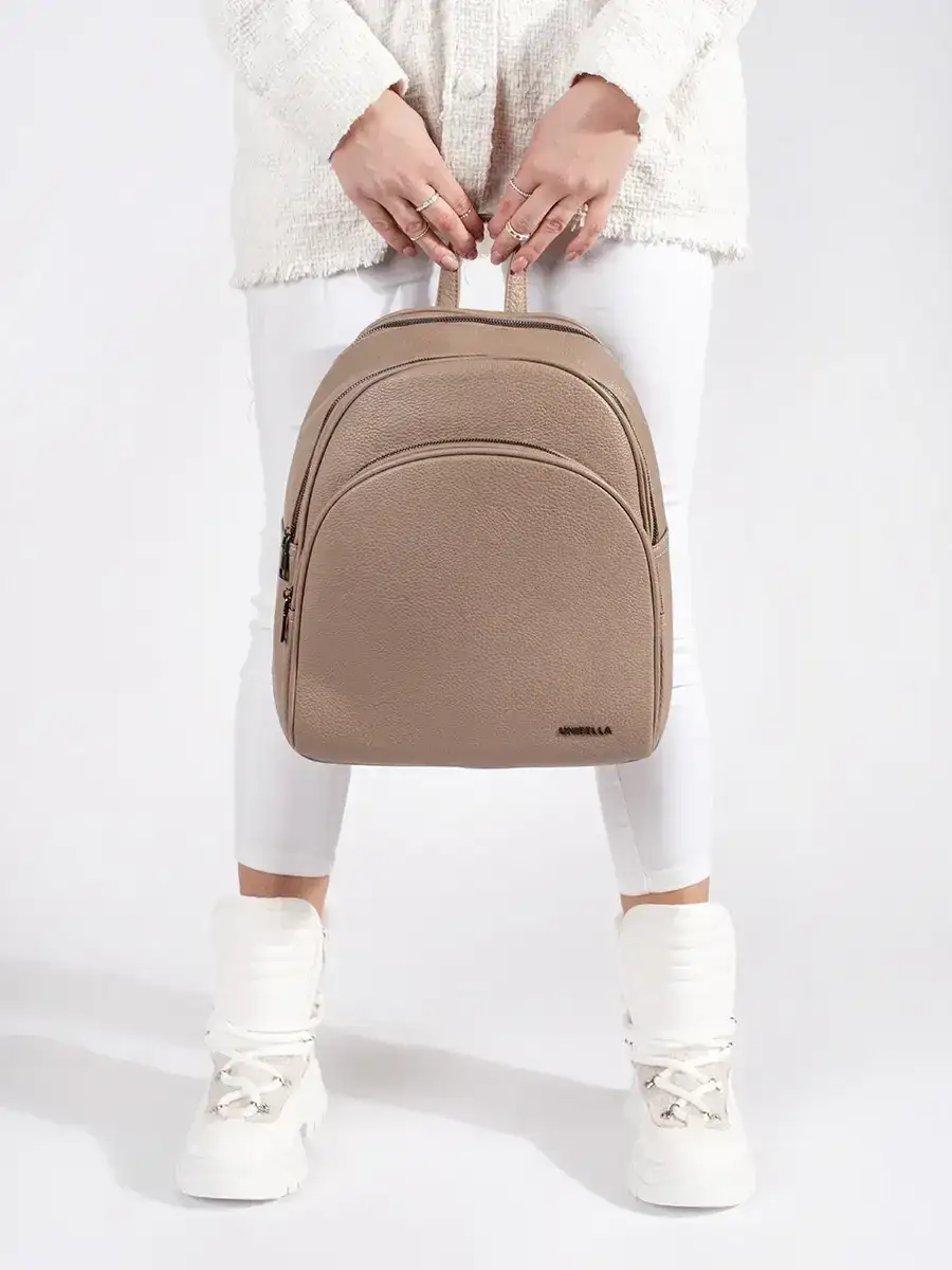 Zdjęcie Jak się nazywają modne plecaki? Odkryj najnowsze trendy i style