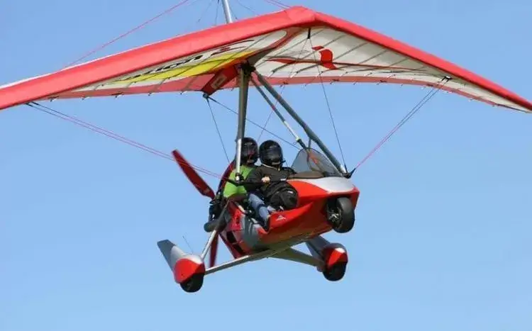 Zdjęcie Ile kosztuje lot motolotnią? Ceny, które mogą Cię zaskoczyć