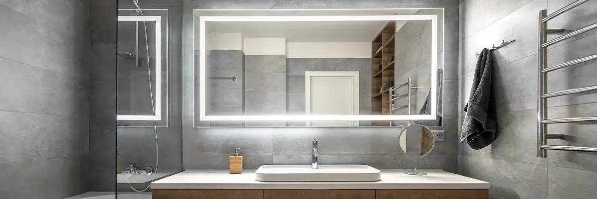 Zdjęcie Na jakiej wysokości kinkiet nad lustrem? Oto idealne wskazówki montażu