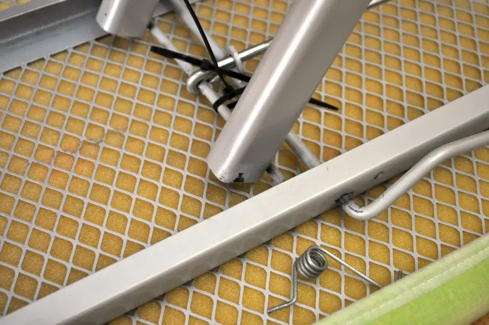 Zdjęcie Jak naprawić deskę do prasowania i uniknąć kosztownych błędów