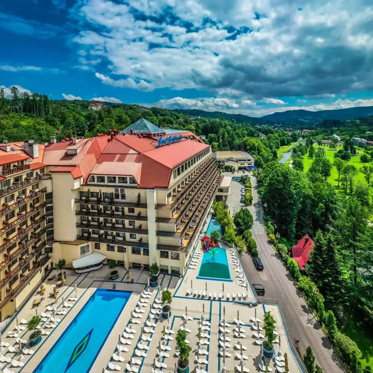 Zdjęcie Hotel Gołębiewski w Wiśle – kiedy powstał i co warto wiedzieć