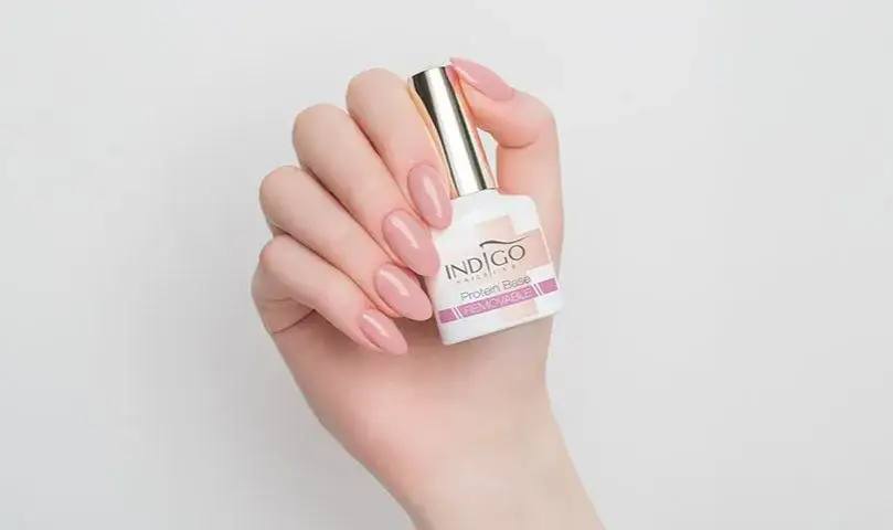 Zdjęcie Baza proteinowa niszczy paznokcie? Prawda i mity o hybrydzie