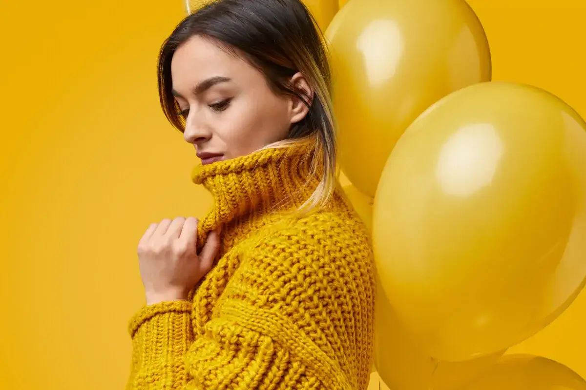 Zdjęcie Kolor musztardowy dla jakiego typu urody pasuje najlepiej i dlaczego