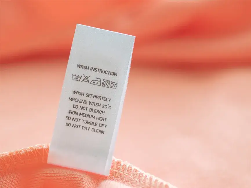 Zdjęcie Jak prać koszule w pralce, aby uniknąć zniszczeń i zachować jakość