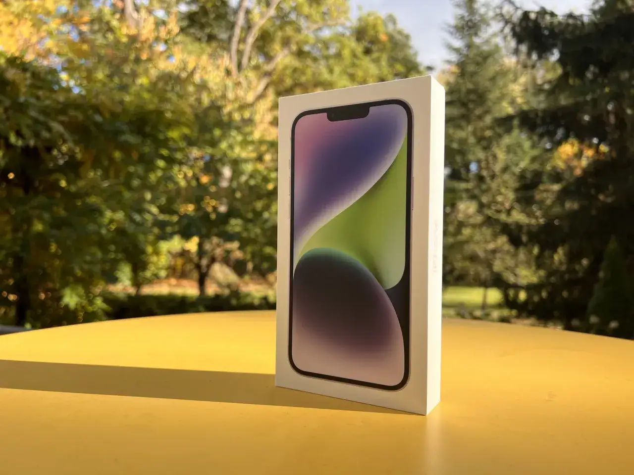 Zdjęcie Co w zestawie z iPhone 14? Zaskakujące braki i akcesoria dodatkowe