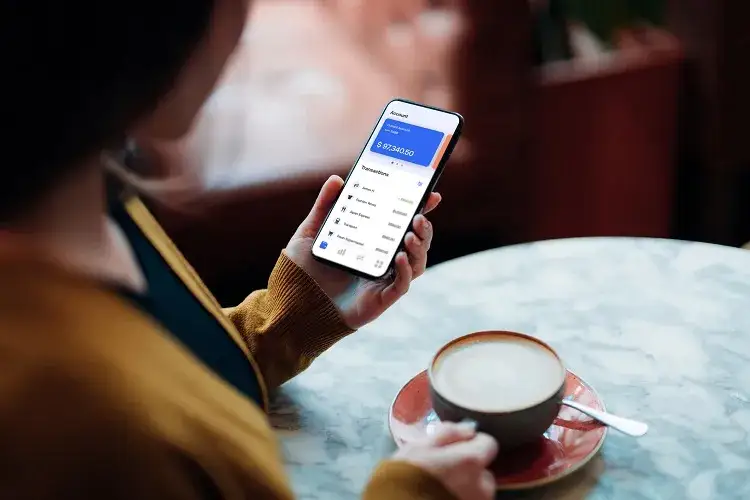 Zdjęcie Kiedy przychodzą przelewy w mBank? Sprawdź, by uniknąć opóźnień