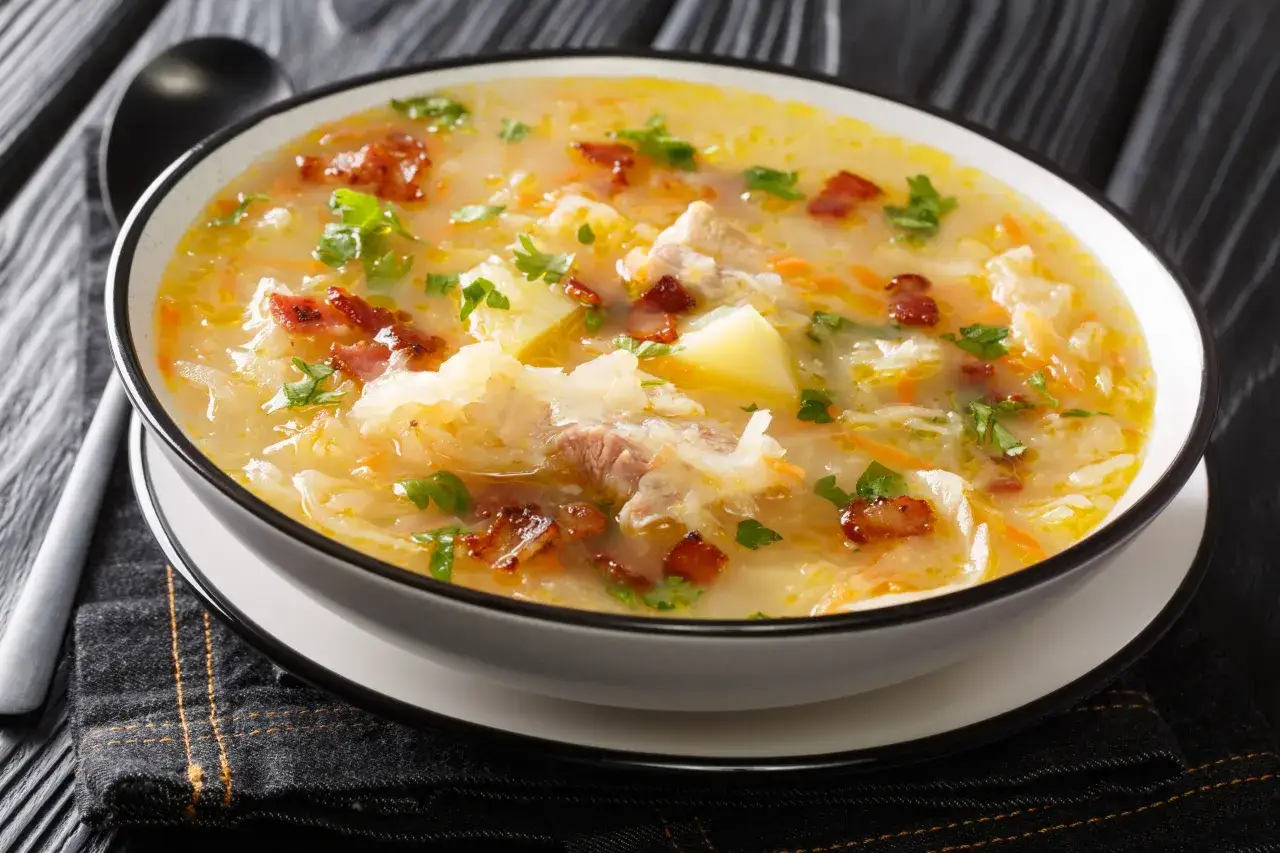 Zdjęcie Ile kalorii ma kapuśniak - sprawdzona wartość odżywcza tradycyjnej zupy