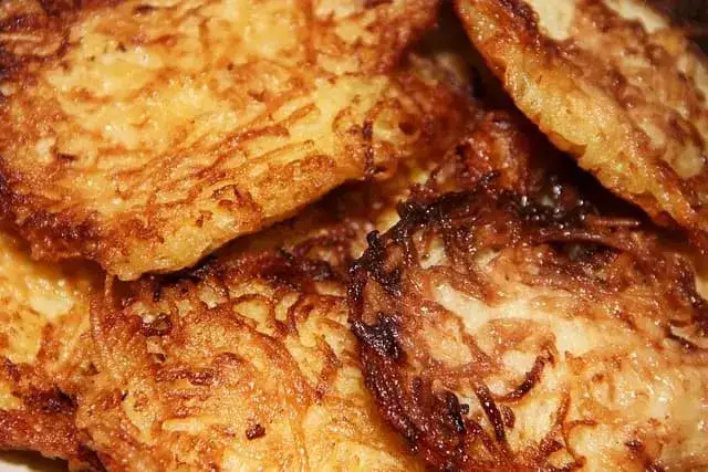 Zdjęcie Jak podgrzać placki ziemniaczane żeby były chrupiące i smaczne