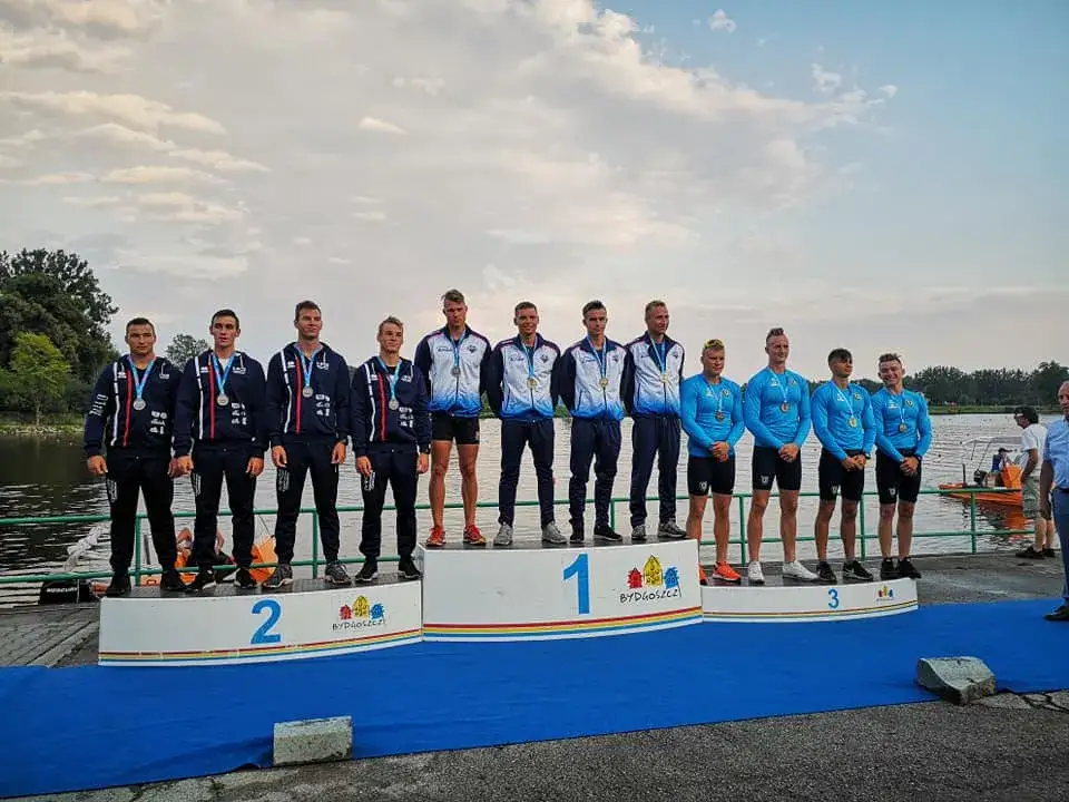 Zdjęcie Mistrz Polski w kajakarstwie: Zaskakujące wyniki i triumfy zawodnik&oacute;w