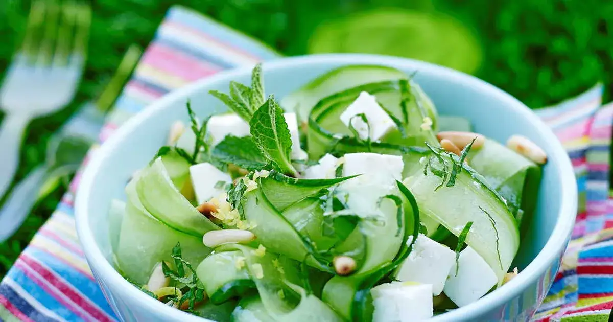 Zdjęcie Salade de concombre parfaite : mes astuces pour une fra&icirc;cheur in&eacute;gal&eacute;e