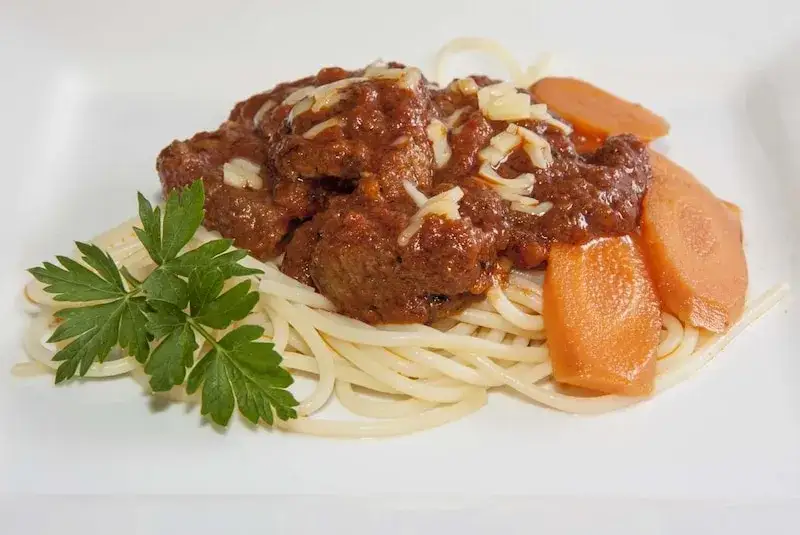 Zdjęcie Pyszne spaghetti z wołowiną: proste przepisy, które zachwycą każdego