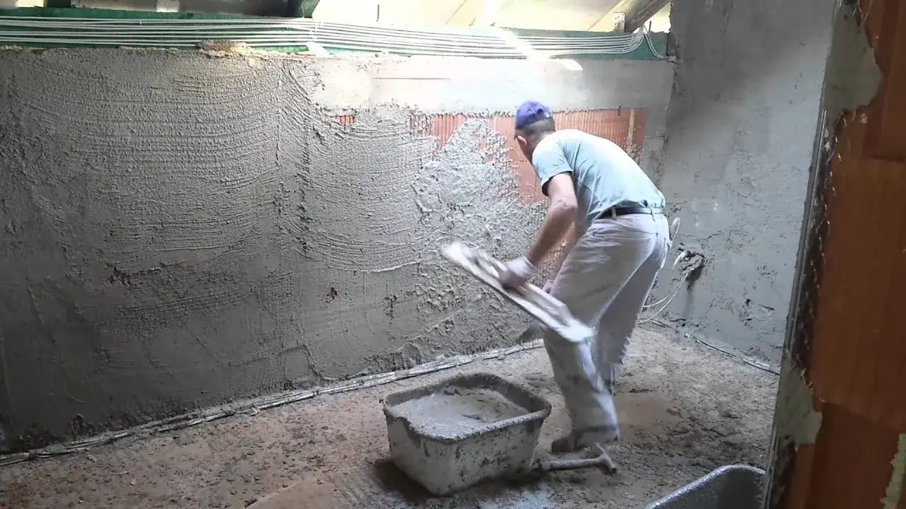 Zdjęcie Ile schnie tynk wapienno-cementowy? Poznaj czynniki i etapy