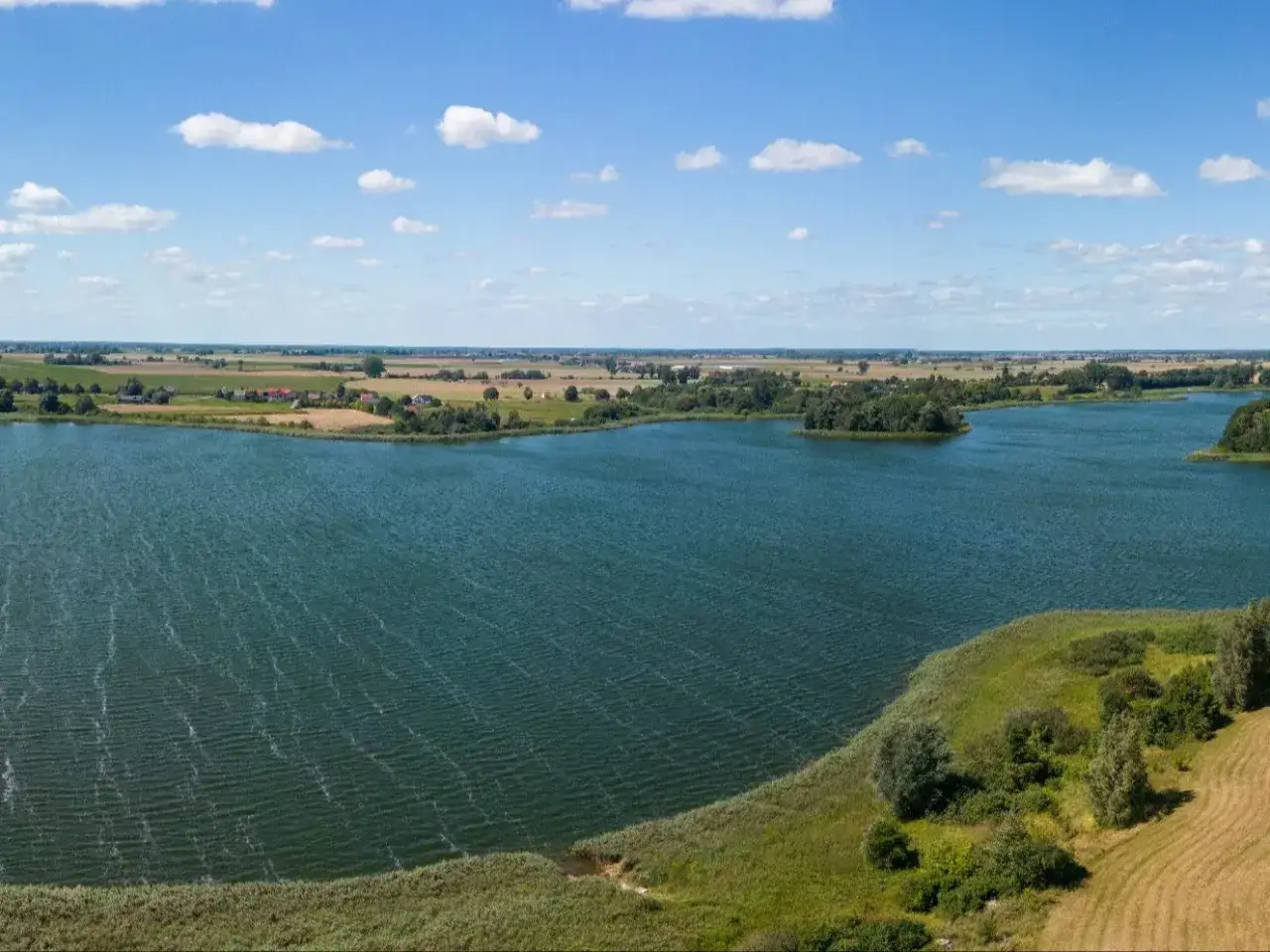 Zdjęcie Jezioro Lednickie: tajemnice historii i piękno natury czekają