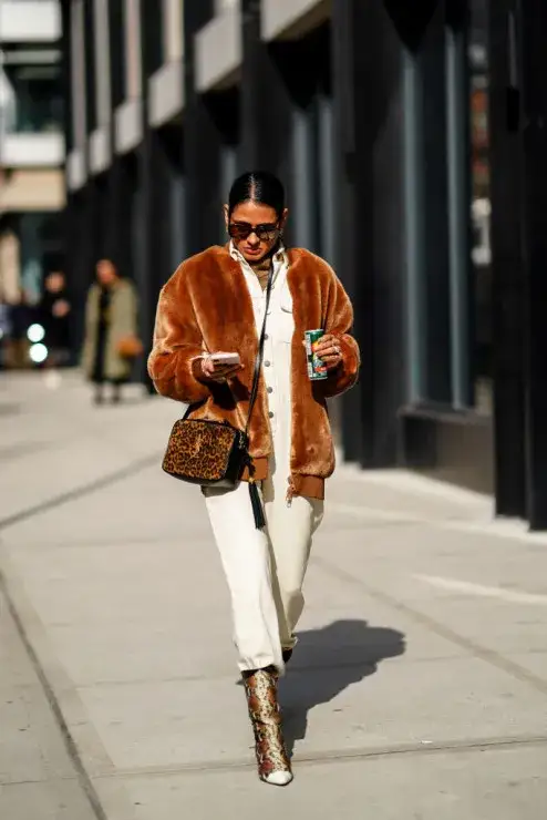 Zdjęcie Gdzie kupić ubrania vintage? Odkryj najlepsze sklepy i trendy