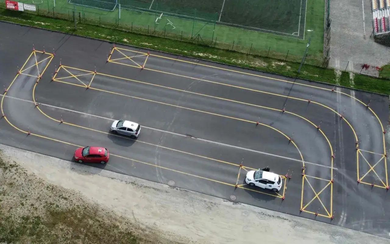 Zdjęcie Ile punktów karnych prowadzi do utraty prawa jazdy w Polsce? Sprawdź teraz!